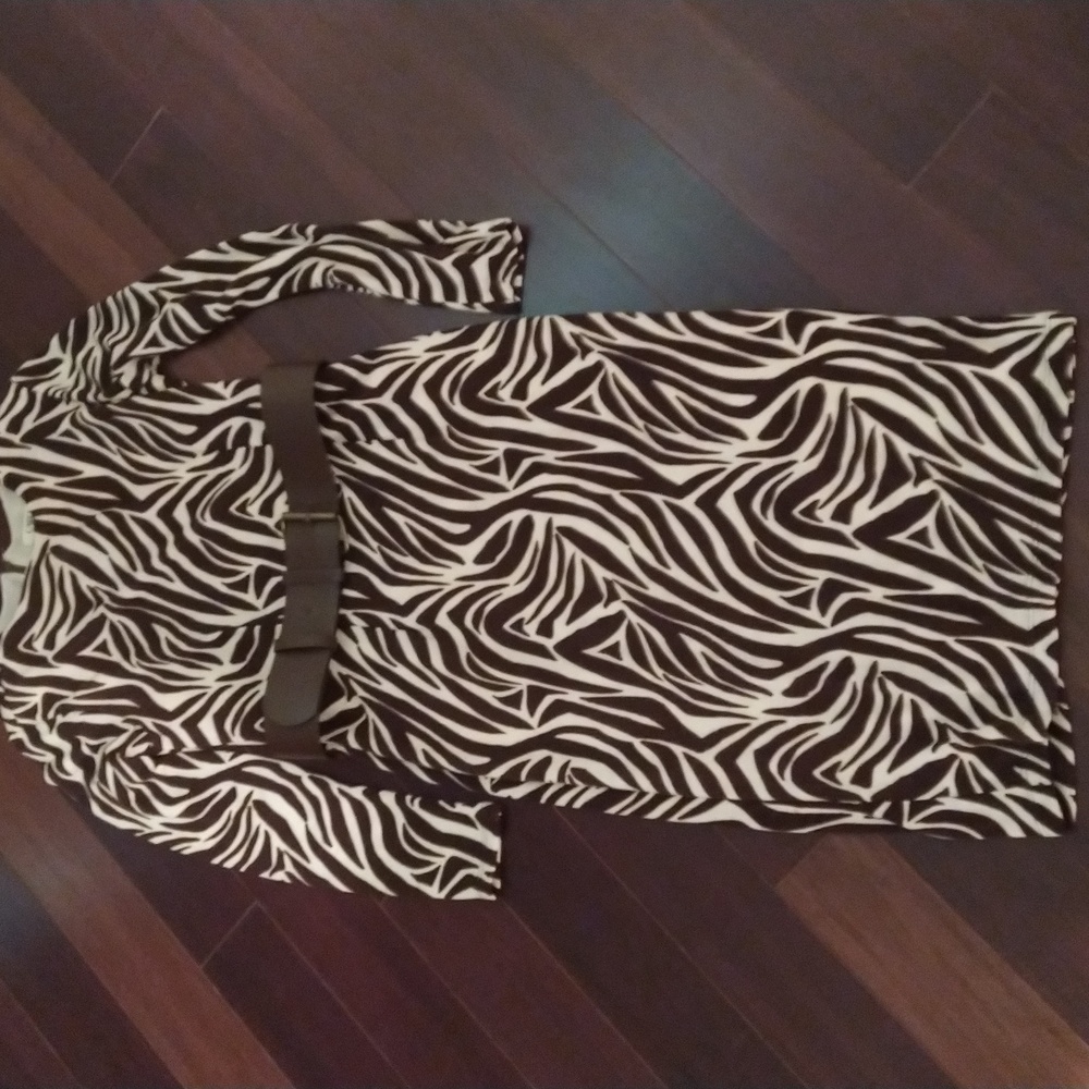Giraffe print midi dress, long sleeve with belt
